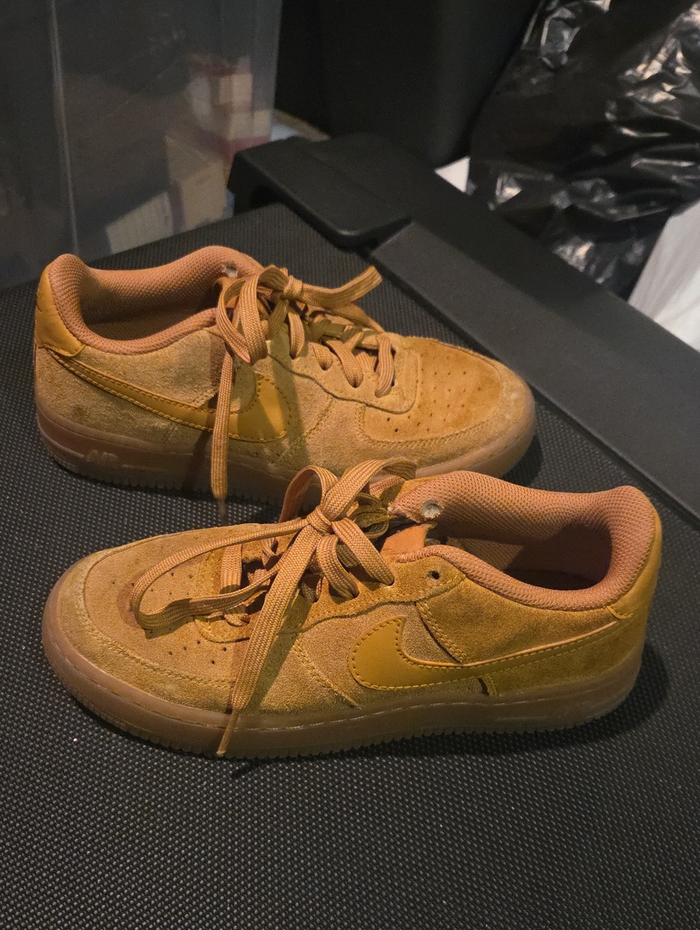 Nike Kids Low-Top Suede Sneakers in camel